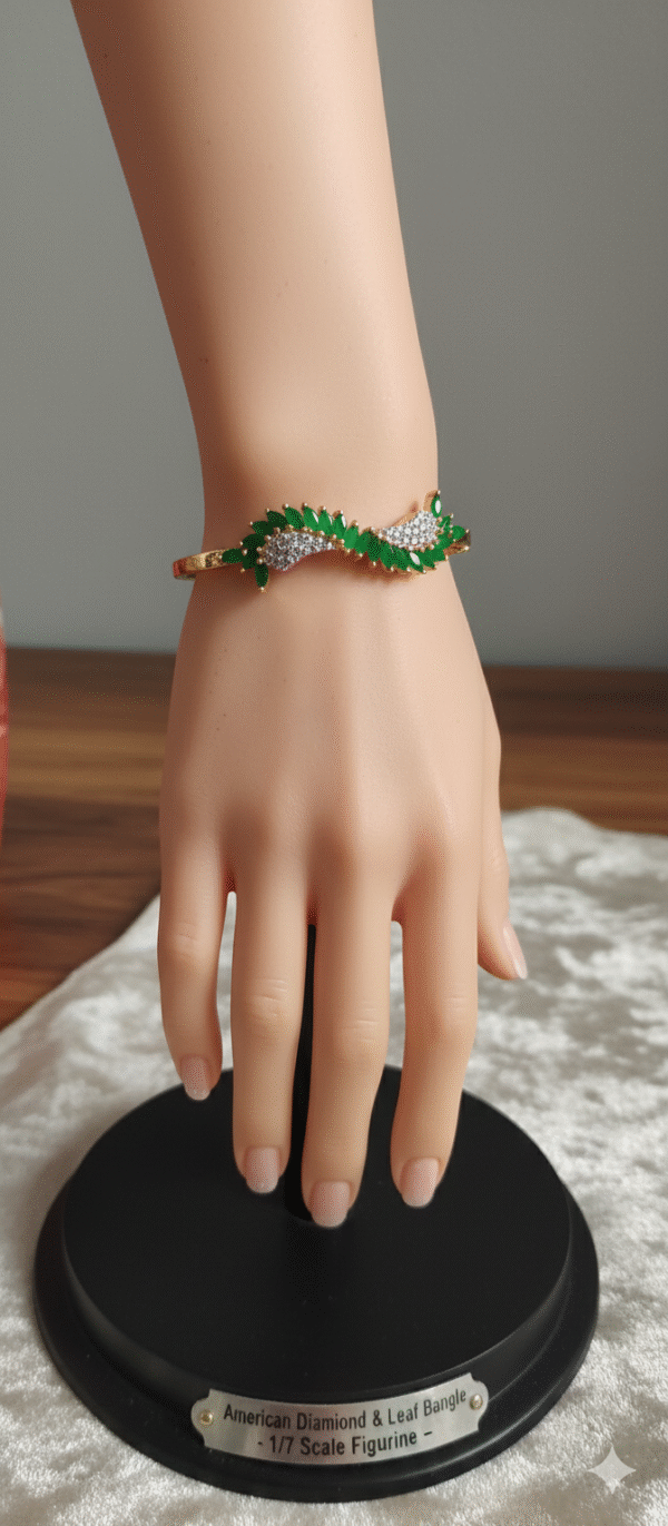 Top Quality Artificial american diamond with green stone base metal gold plated bracelet