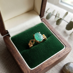 Alternative view of Natural and certified Emerald (panna) heart design panchdhatu adjsutable ring
