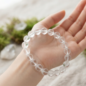 Alternative view of Natural and good quality sphatik diamond cut crystal bracelet