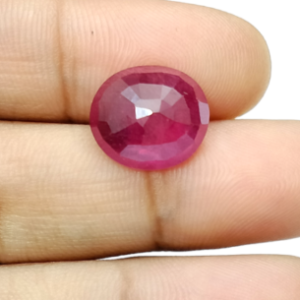Alternative view of Natural and certified 5.25 to 7.25 ratti ruby (manik) oval shape stone