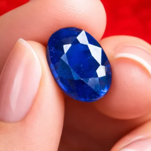 Alternative view of Natural and certified 4.25 ratti blue sapphire oval stone